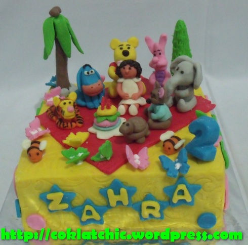 Winnie  Pooh Birthday Cake on Winnie The Pooh Party Cake     Zahra   Coklat Chic  Area Delivery